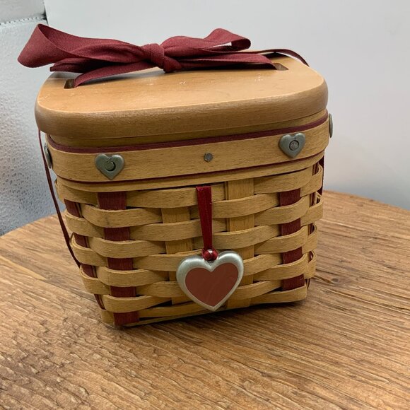 Longaberger Vintage 2002 Sweetheart Sweetest Gift Small Red Heart Liner Basket - Picture 1 of 9